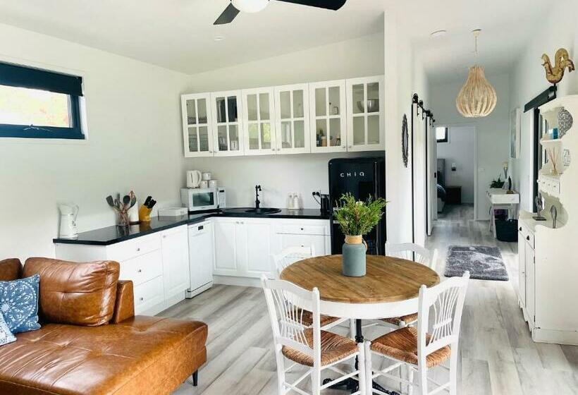 Вилла 2 Спальни, Farm Stay Maple Cottage At Wilindi Estate