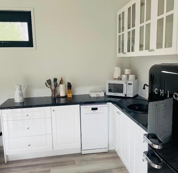 Вилла 2 Спальни, Farm Stay Maple Cottage At Wilindi Estate