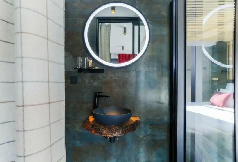 Quarto standard, Savy Hôtel