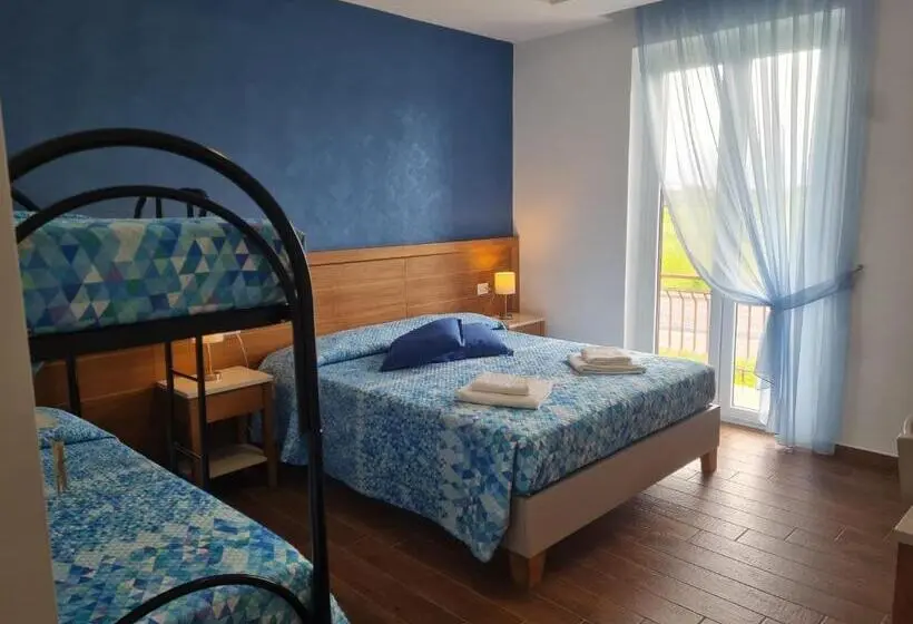 Standard Neljän Hengen Huone, Stella Marina Paestum