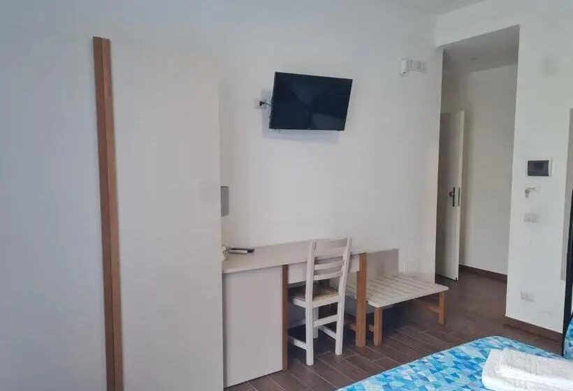 Standard Neljän Hengen Huone, Stella Marina Paestum