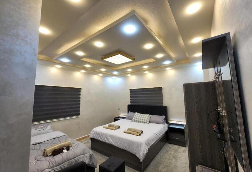 اتاق سوپریور سه تخته, Hadrian S Arch