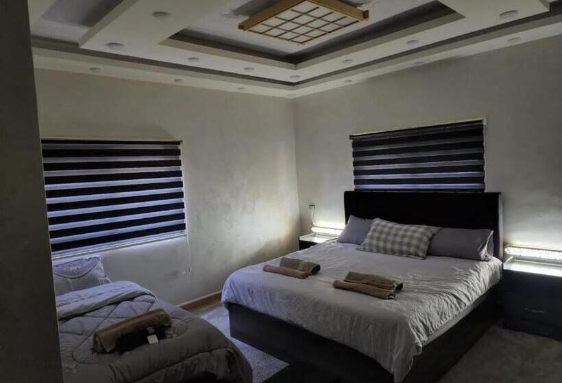 اتاق سوپریور سه تخته, Hadrian S Arch