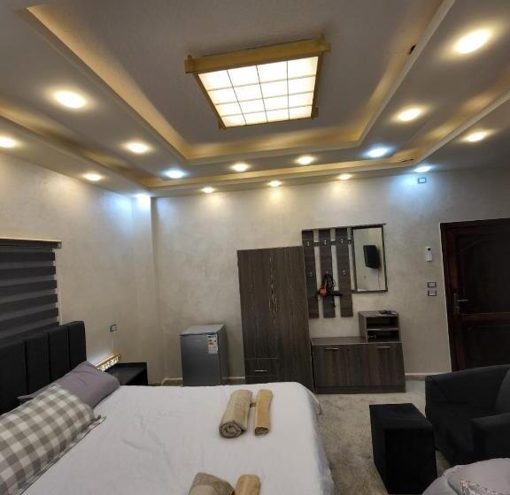 اتاق سوپریور سه تخته, Hadrian S Arch