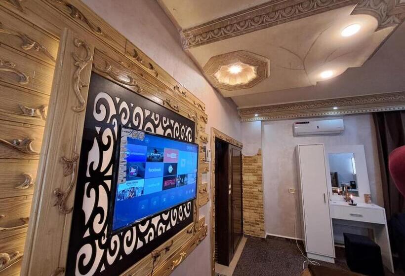 اتاق استاندارد با تخت بزرگ, Hadrian S Arch