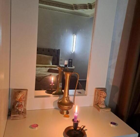 اتاق استاندارد با تخت بزرگ, Hadrian S Arch