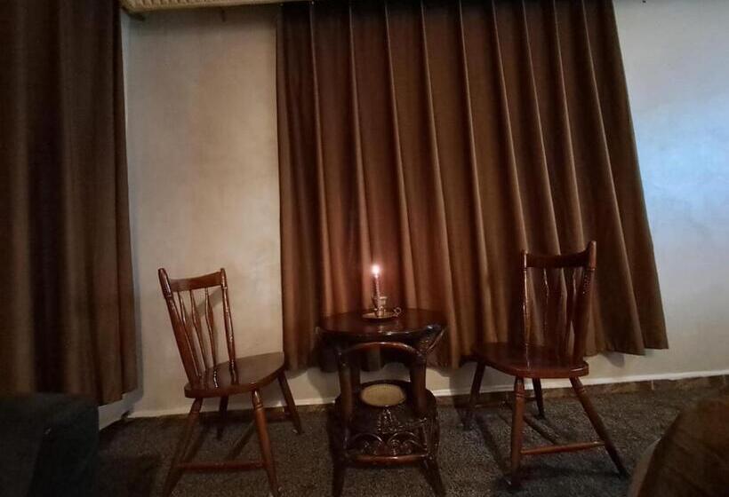 اتاق استاندارد با تخت بزرگ, Hadrian S Arch