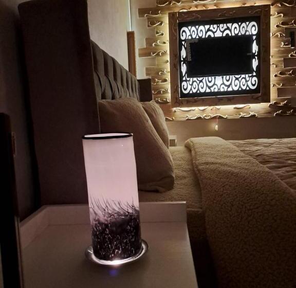 اتاق استاندارد با تخت بزرگ, Hadrian S Arch