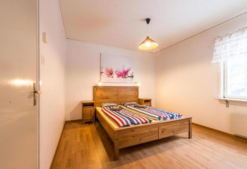 Дом 1 Спальня, Sandsjögården Holiday Resort