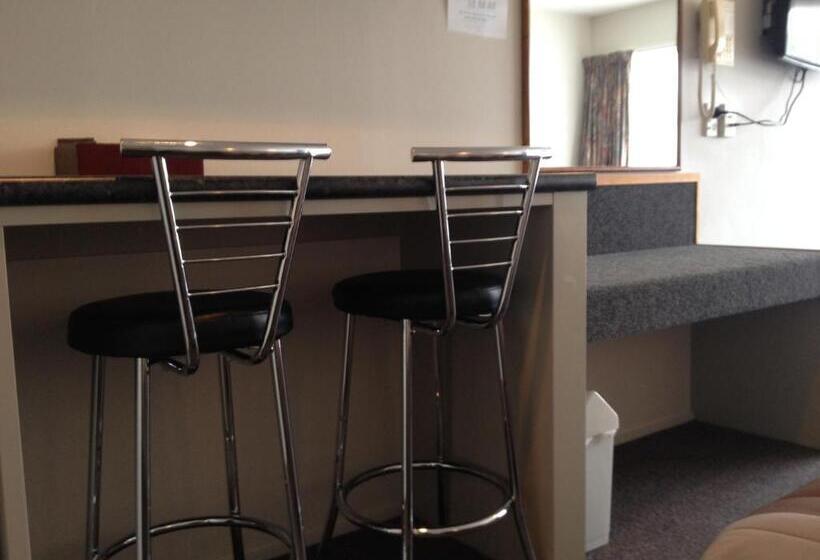 استودیوی استاندارد, Arran Motel