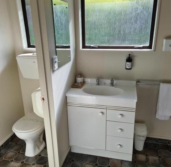 استودیوی استاندارد, Arran Motel