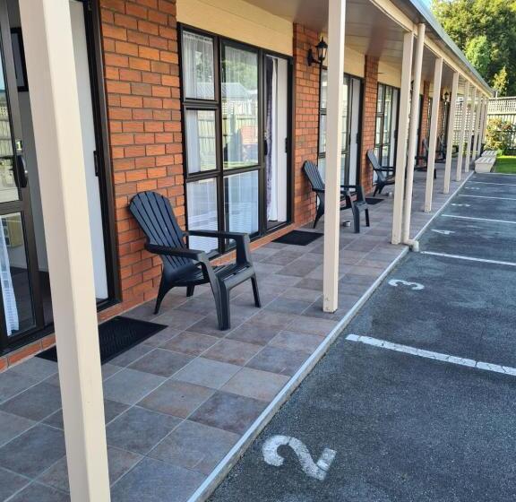 استودیوی استاندارد, Arran Motel