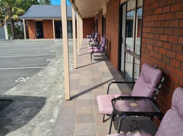 דירת חדר, Arran Motel