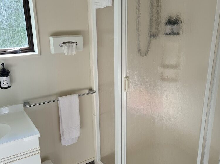 استودیوی استاندارد, Arran Motel