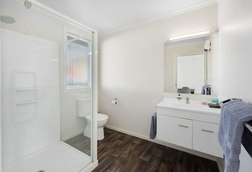 Студия Стандарт, Asure Oakleigh Motel