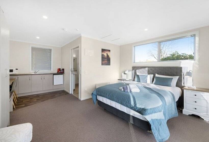 Студия Стандарт, Asure Oakleigh Motel