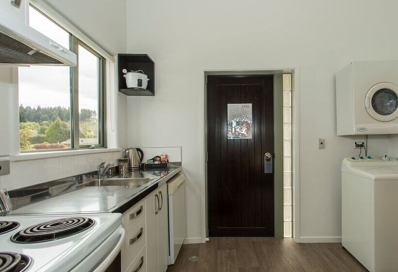 إستوديو قياسى, Clearbrook Motel & Serviced Apartments