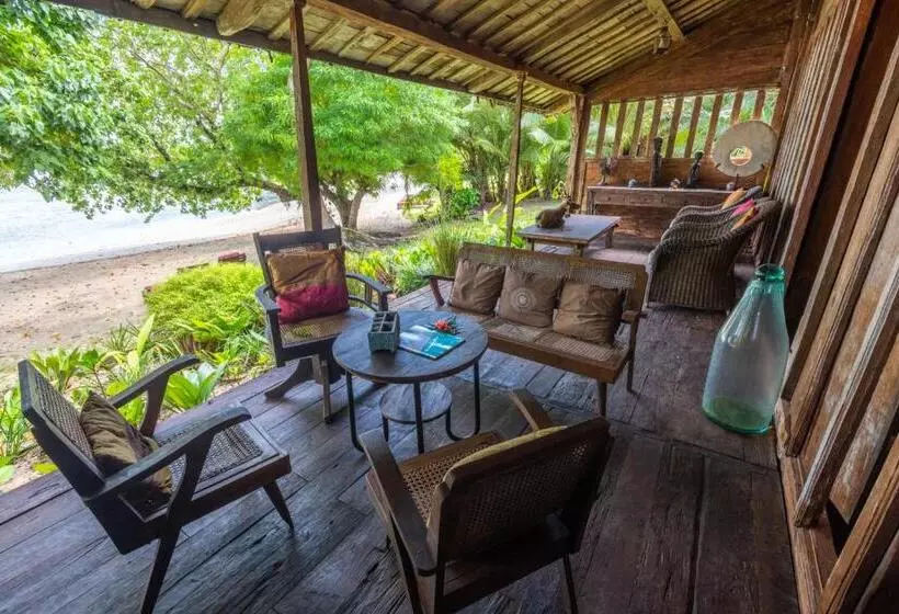 ویلای 1 خوابه, Ratua Private Island Resort