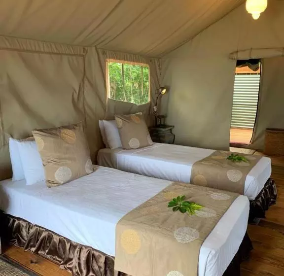 چادر با خدمات رفاهی استاندارد, Ratua Private Island Resort