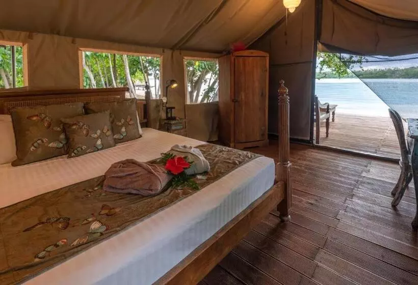 چادر با خدمات رفاهی استاندارد, Ratua Private Island Resort