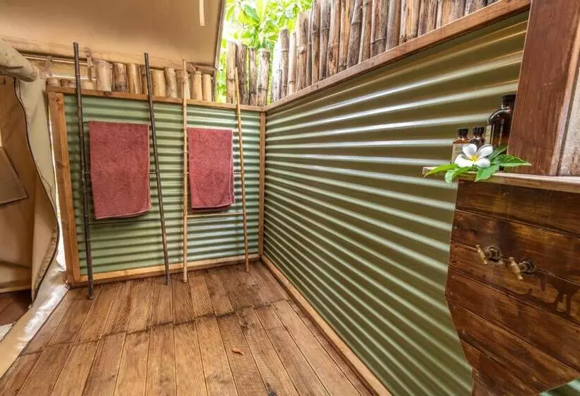 چادر با خدمات رفاهی استاندارد, Ratua Private Island Resort