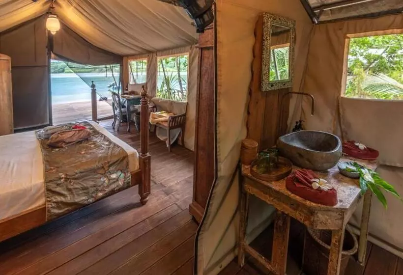 چادر با خدمات رفاهی استاندارد, Ratua Private Island Resort