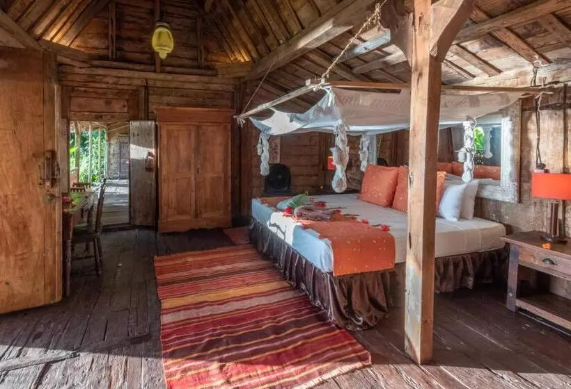 ویلای لوکس 1 خوابه, Ratua Private Island Resort