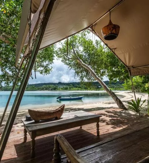 چادر با خدمات رفاهی استاندارد, Ratua Private Island Resort