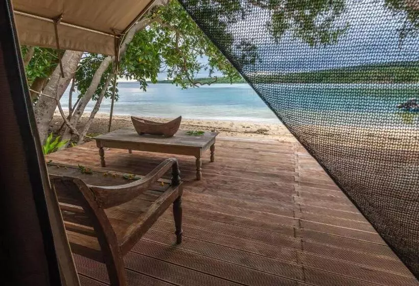 چادر با خدمات رفاهی استاندارد, Ratua Private Island Resort
