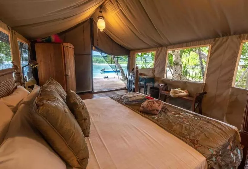 چادر با خدمات رفاهی استاندارد, Ratua Private Island Resort