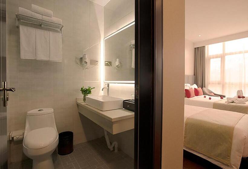 패밀리 룸, Shanghai Joyful Star Hotel Free Shuttle Bus To Pudong Airport And Disney