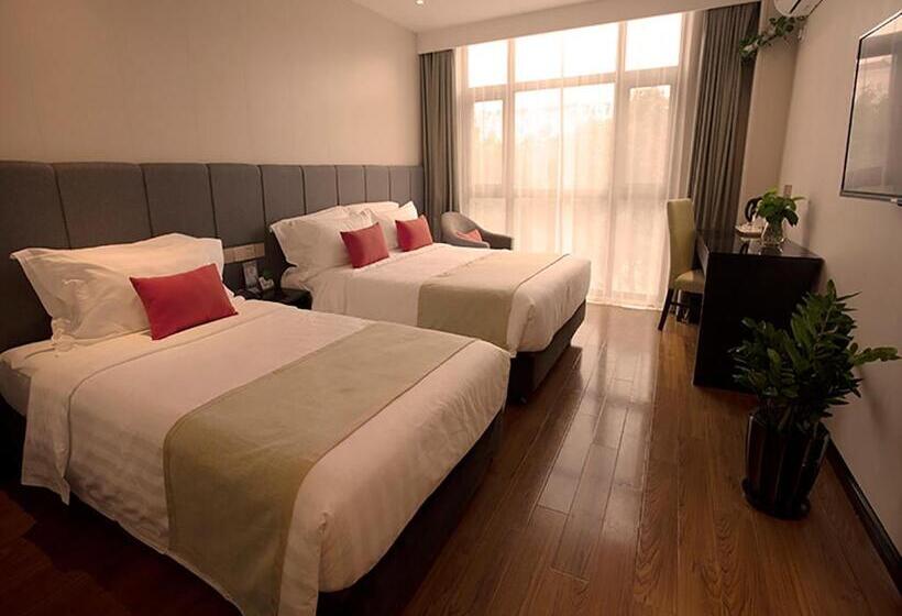 家庭间, Shanghai Joyful Star Hotel Free Shuttle Bus To Pudong Airport And Disney