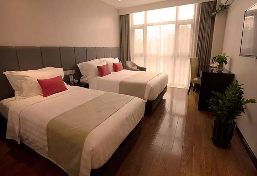 اتاق خانوادگی, Shanghai Joyful Star Hotel