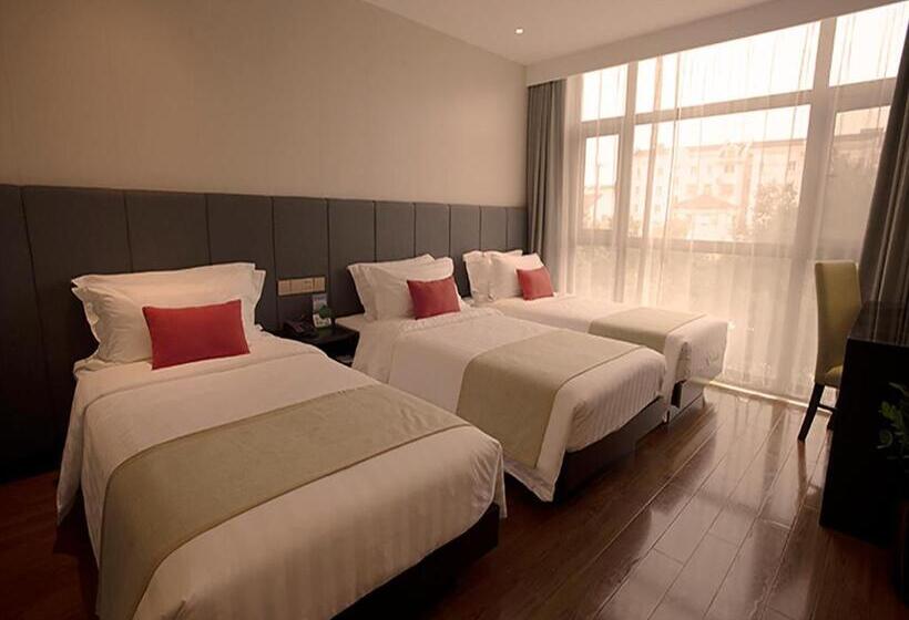标准三人间, Shanghai Joyful Star Hotel Free Shuttle Bus To Pudong Airport And Disney