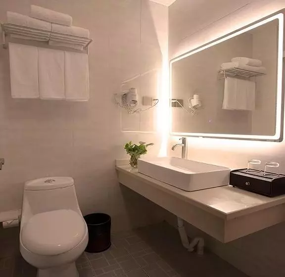 اتاق استاندارد سه نفره, Shanghai Joyful Star Hotel
