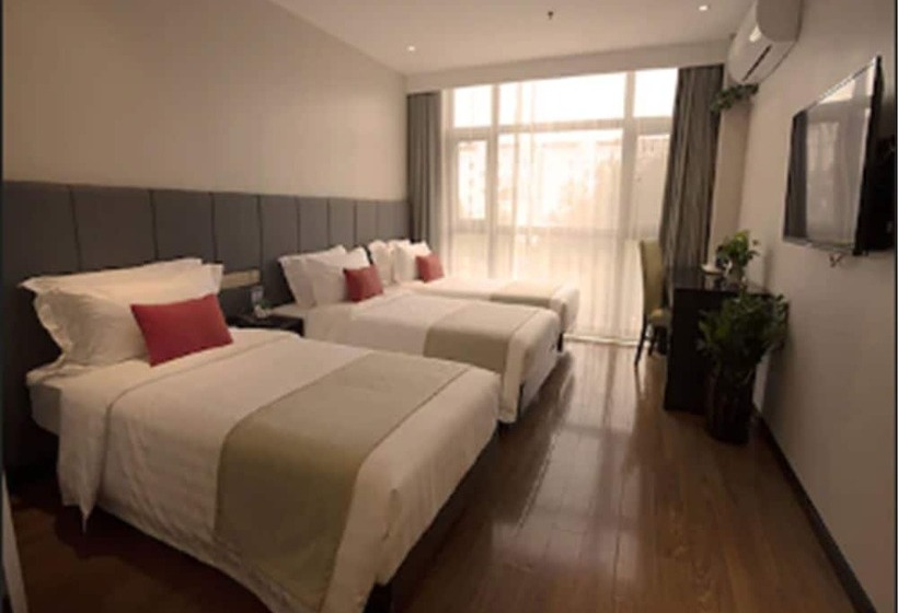 标准三人间, Shanghai Joyful Star Hotel Free Shuttle Bus To Pudong Airport And Disney