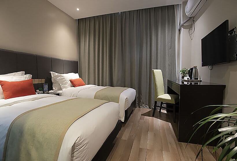 家庭间, Shanghai Joyful Star Hotel Free Shuttle Bus To Pudong Airport And Disney