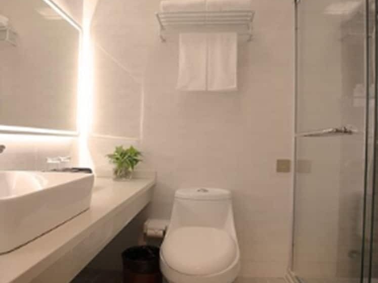 家庭间, Shanghai Joyful Star Hotel Free Shuttle Bus To Pudong Airport And Disney