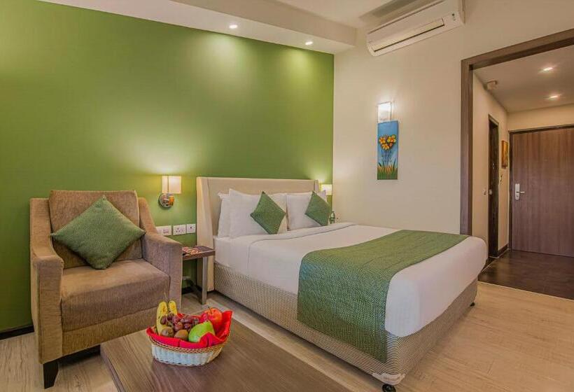 Premium room w/ mountain view, Sterling Mussoorie