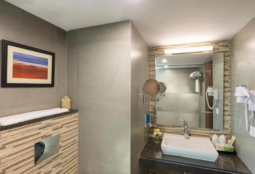 Premium room w/ mountain view, Sterling Mussoorie