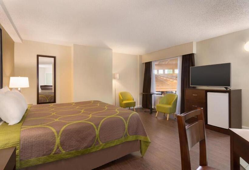 سوئیت با تخت بزرگ, Super 8 By Wyndham Prince George