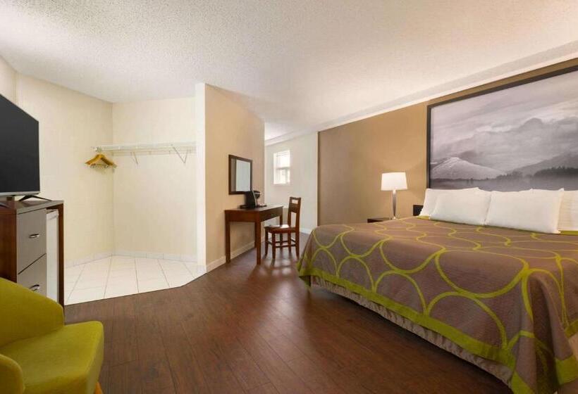 سوئیت با تخت بزرگ, Super 8 By Wyndham Prince George