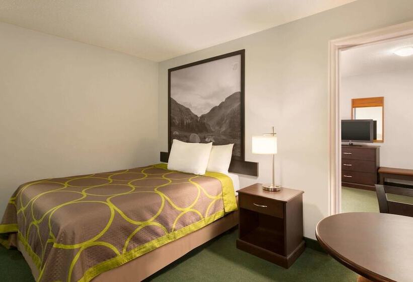 سوییت, Super 8 By Wyndham Prince George