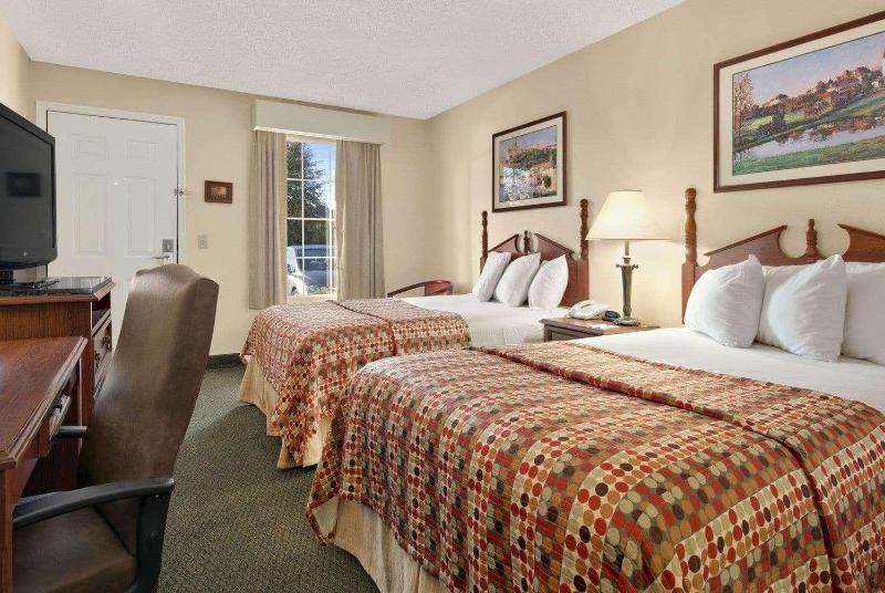 استودیوی استاندارد, Super 8 By Wyndham Prince George