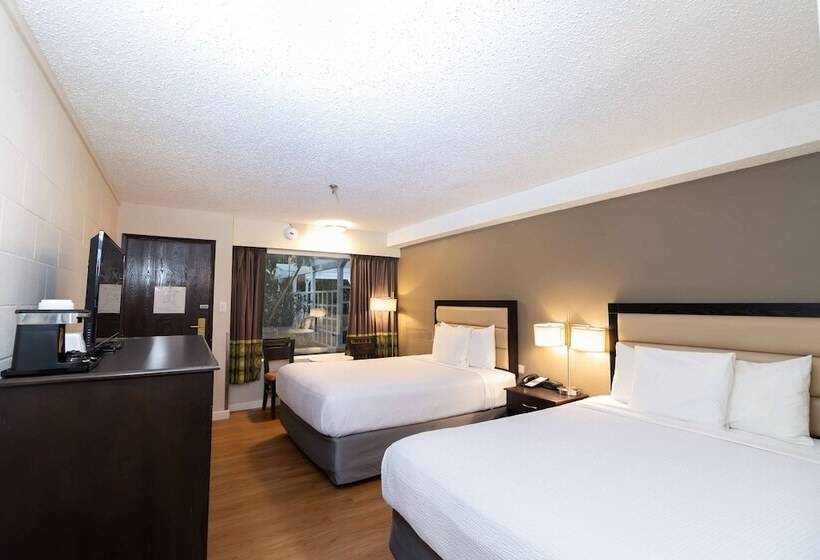 سوییت, Super 8 By Wyndham Prince George