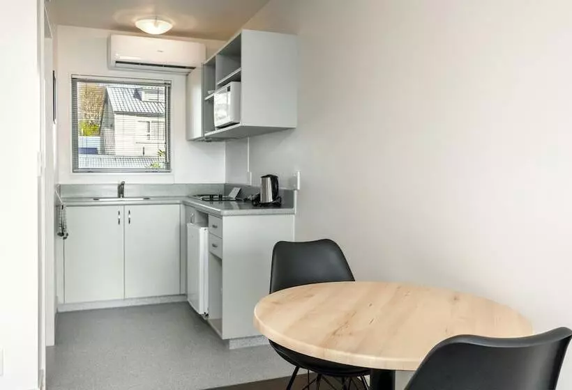 Executive-studio, Jasmine Court Motel