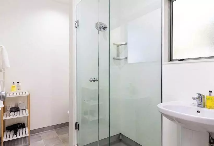 Standard-studio, Jasmine Court Motel