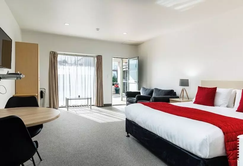 Standard-studio, Jasmine Court Motel