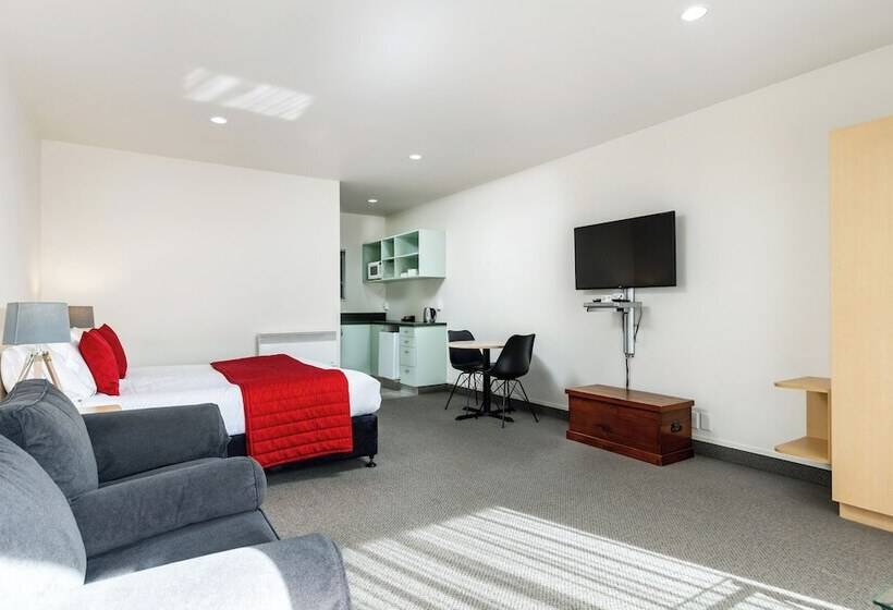 استودیوی استاندارد, Jasmine Court Motel