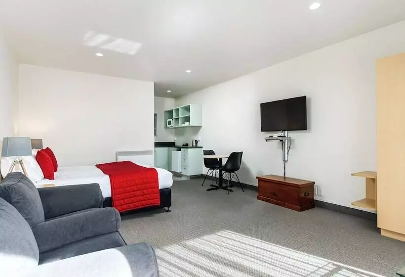 Standard-studio, Jasmine Court Motel